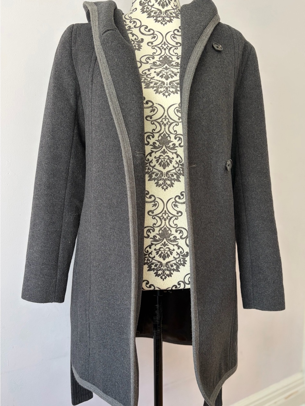 Aritzia Wilfred Charcoal Hooded Lined Belted Wool Coat Size XS - Picture 2 of 8